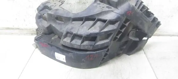Front bumper mounting bracket