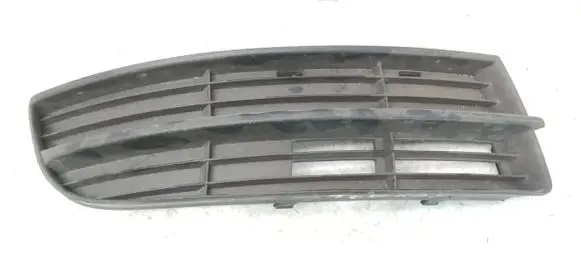 Volkswagen Touran I Front bumper lower grill 1T0853666