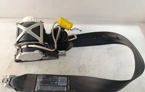Volkswagen PASSAT B7 Front seatbelt 3C1857706R YD41914815Z 34077660