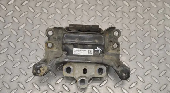 Volkswagen Golf VII Engine mount bracket 5Q0199555AD