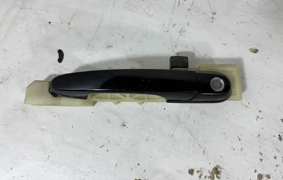 Hyundai Tucson JM Front door exterior handle 
