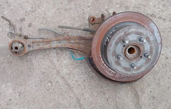 Subaru Legacy Rear wheel hub spindle/knuckle 