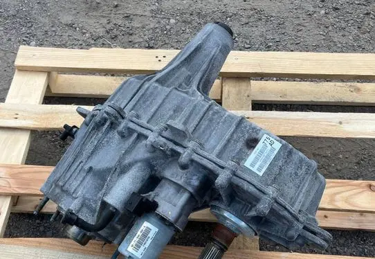 Dodge RAM Rear gearbox reducer/haldex oil pump P68250775AD