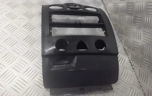 Renault Megane II Radio/GPS head unit trim 