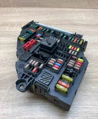 BMW 5 F10 F11 Fuse module 9234424 923442401