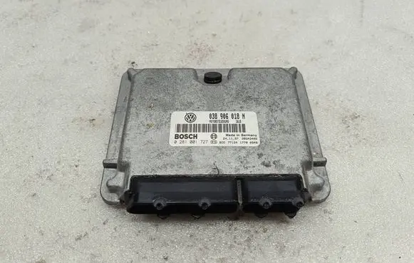 Volkswagen PASSAT B5.5 Engine control unit/module 038906018N 28SA3406