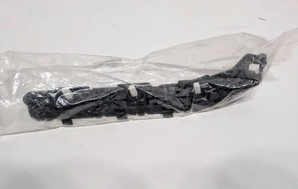 Hyundai Ioniq 5 Front bumper mounting bracket 86652GI000 DZJJ65443239