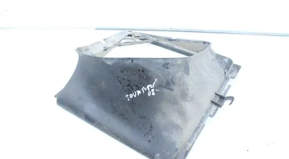 Volkswagen Touareg I Intercooler air channel guide 7L0117339
