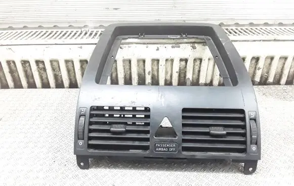 Volkswagen Touran I Dash center air vent grill