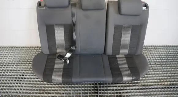 Volkswagen Golf V Front double seat 