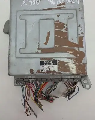 Jaguar XJ X300 Engine control unit/module LNA7600AFMB1773002281