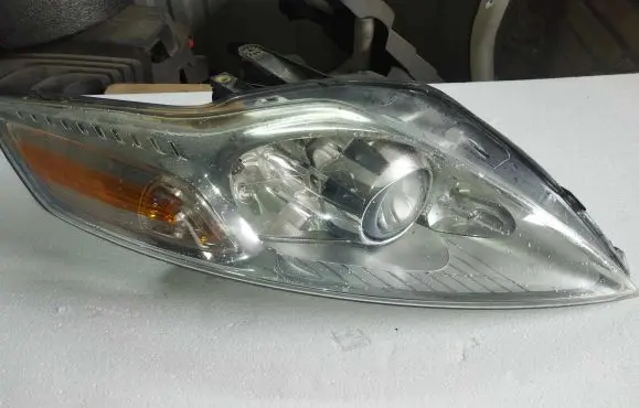 Ford Mondeo MK IV Headlight/headlamp