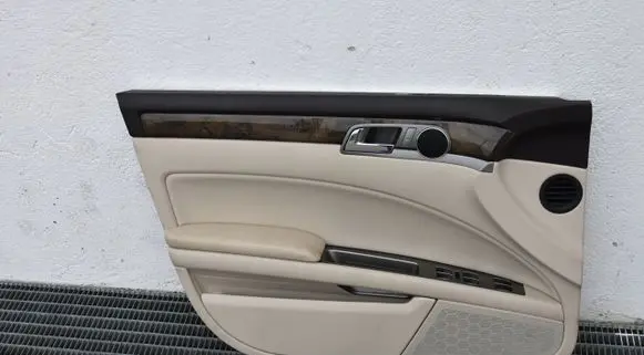Volkswagen Phaeton Front door card panel trim