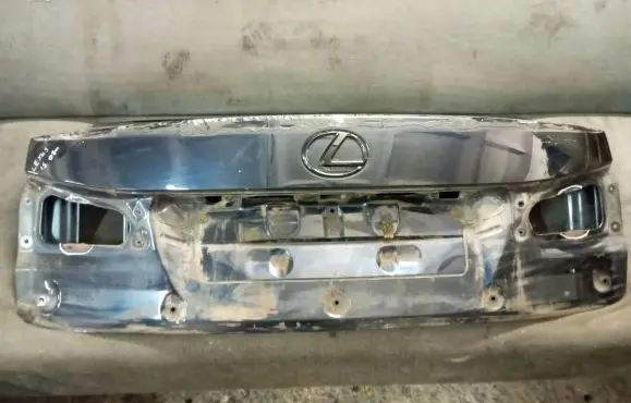 Lexus IS 220D-250-350 Tailgate/trunk/boot lid