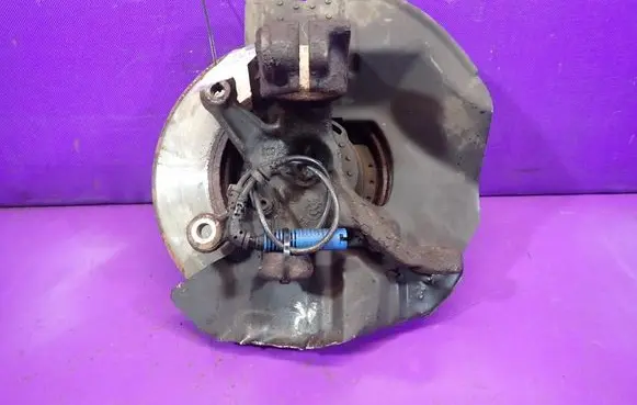 BMW 3 E46 Front wheel hub spindle knuckle