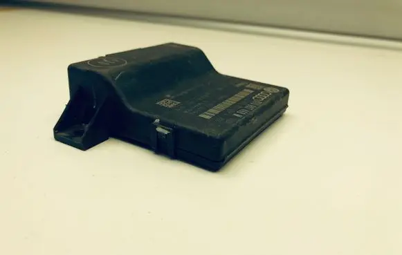 Audi A4 S4 B8 8K Gateway control module 8T0907468