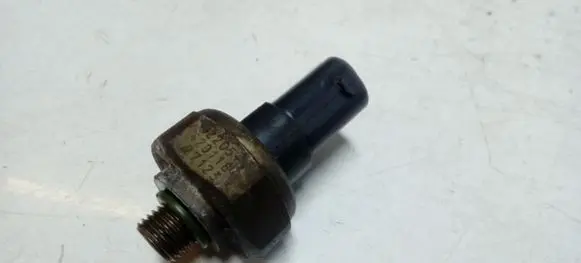Mercedes-Benz CLS C219 Air conditioning (A/C) pressure sensor 2205420118
