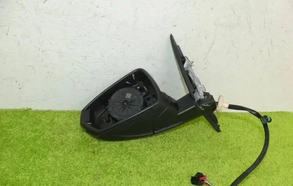 Audi A1 Front door electric wing mirror 82B857501F