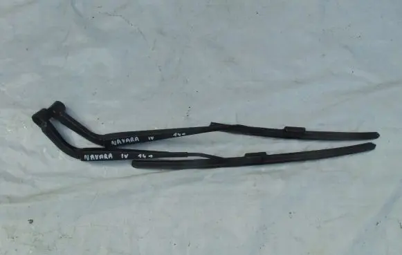 Nissan Navara D23 Front wiper blade arm