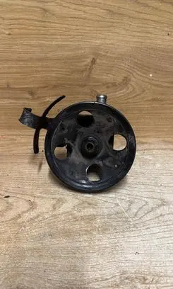 Volvo V70 Power steering pump