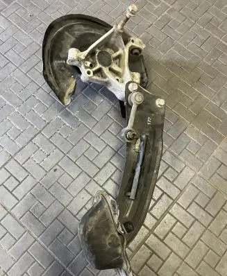 Volkswagen PASSAT B6 Rear wheel hub spindle/knuckle 