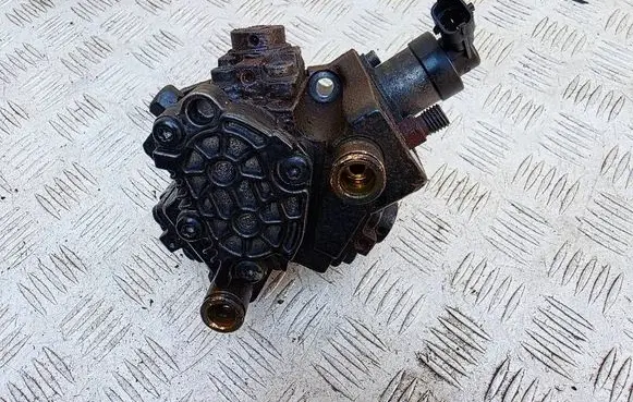 KIA Carens III Fuel injection high pressure pump 331002A420 0445010206