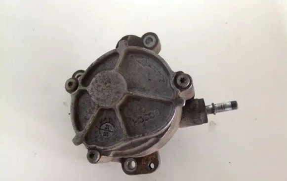 Ford Mondeo MK IV Vacuum pump