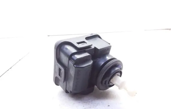 Headlight level adjustment motor