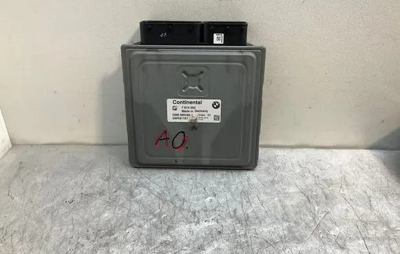 BMW 3 E92 E93 Engine control unit/module 7614362 5WK91157 DMEMSV801