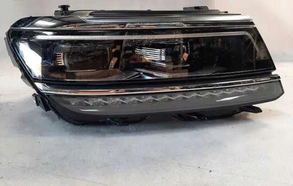 Volkswagen Tiguan Headlight/headlamp 5NB941082D