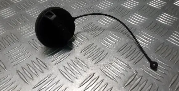 Renault Latitude (L70) Fuel tank filler cap 