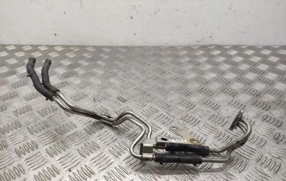 Volkswagen Golf VII Engine coolant pipe/hose 04C121497F