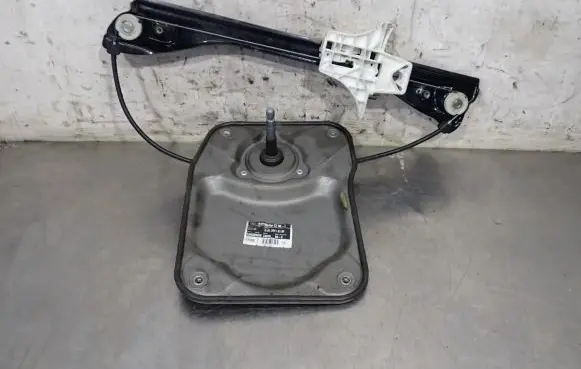 Skoda Fabia Mk2 (5J) Rear door manual window regulator 5J4839402B
