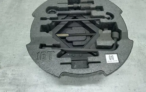 KIA Ceed Spare wheel section trim 09100-G4100