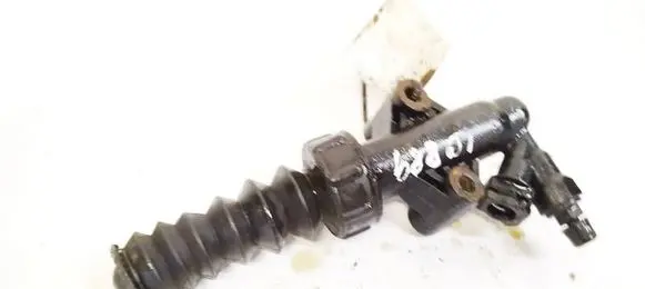 Peugeot 1007 Clutch master cylinder