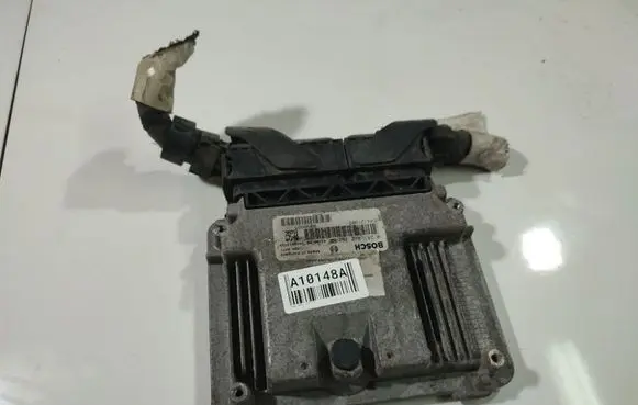 Iveco Daily 30.8 - 9 Engine control unit/module V03954141