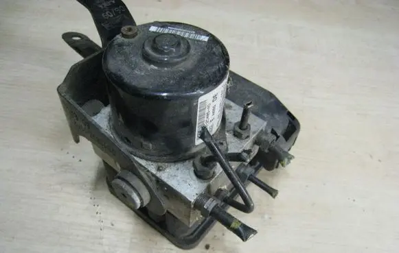 Ford Fiesta ABS Pump 8V512C405AD 06210956193K 000403531D0