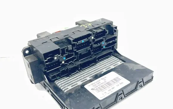 Mercedes-Benz E W211 Fuse module 0025457701 5DK00797320