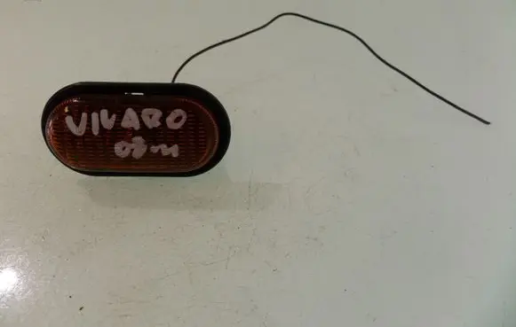 Opel Vivaro Front fender indicator light 7700847333