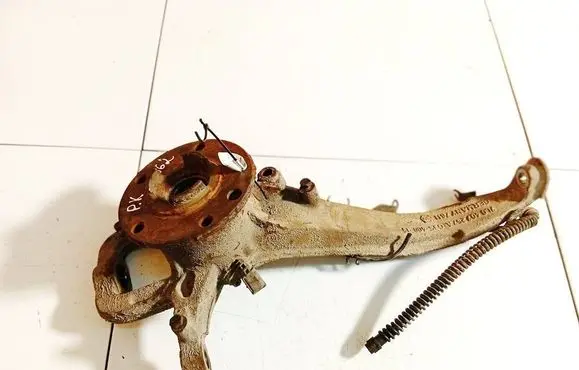 Volkswagen Touareg I Front wheel hub 7l0407257a