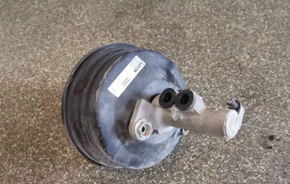 Audi A8 S8 D2 4D Brake booster 4D0612105E