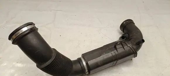 BMW 1 F40 Air intake hose/pipe 8693166