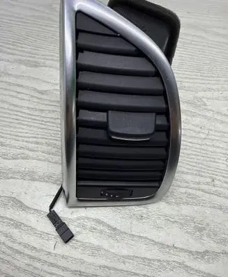 Audi Q7 4L Dashboard side air vent grill/cover trim 4L0820901