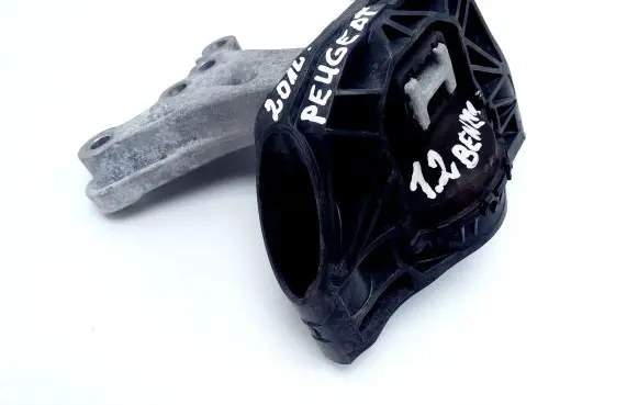 Engine mount bracket