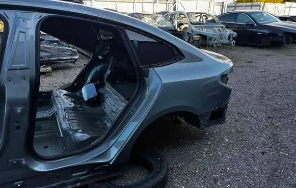 Rear quarter panel