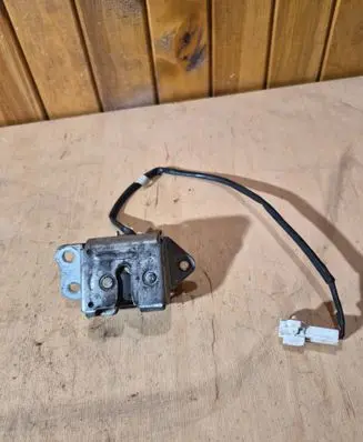 Toyota Yaris Tailgate/trunk/boot lock/catch/latch 