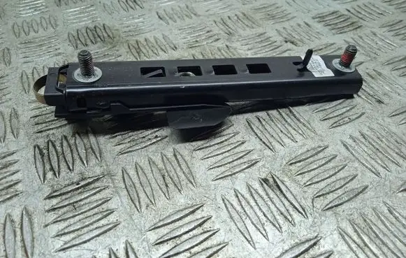 Volvo XC90 Seat belt height adjuster 31332261