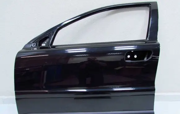 Volvo XC70 Front door 52102