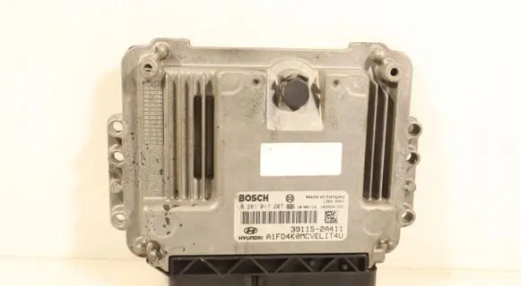 Hyundai i30 Engine control unit/module ECU 0281017207