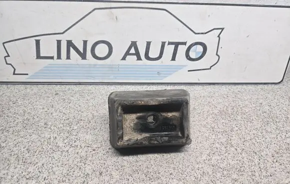 BMW X3 E83 Jacking socket point 8268885